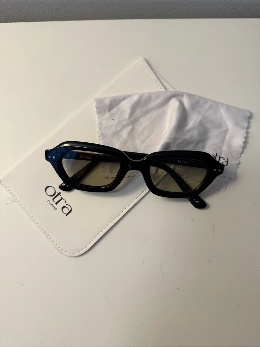 OTRA Derby Black/olive Sunglasses